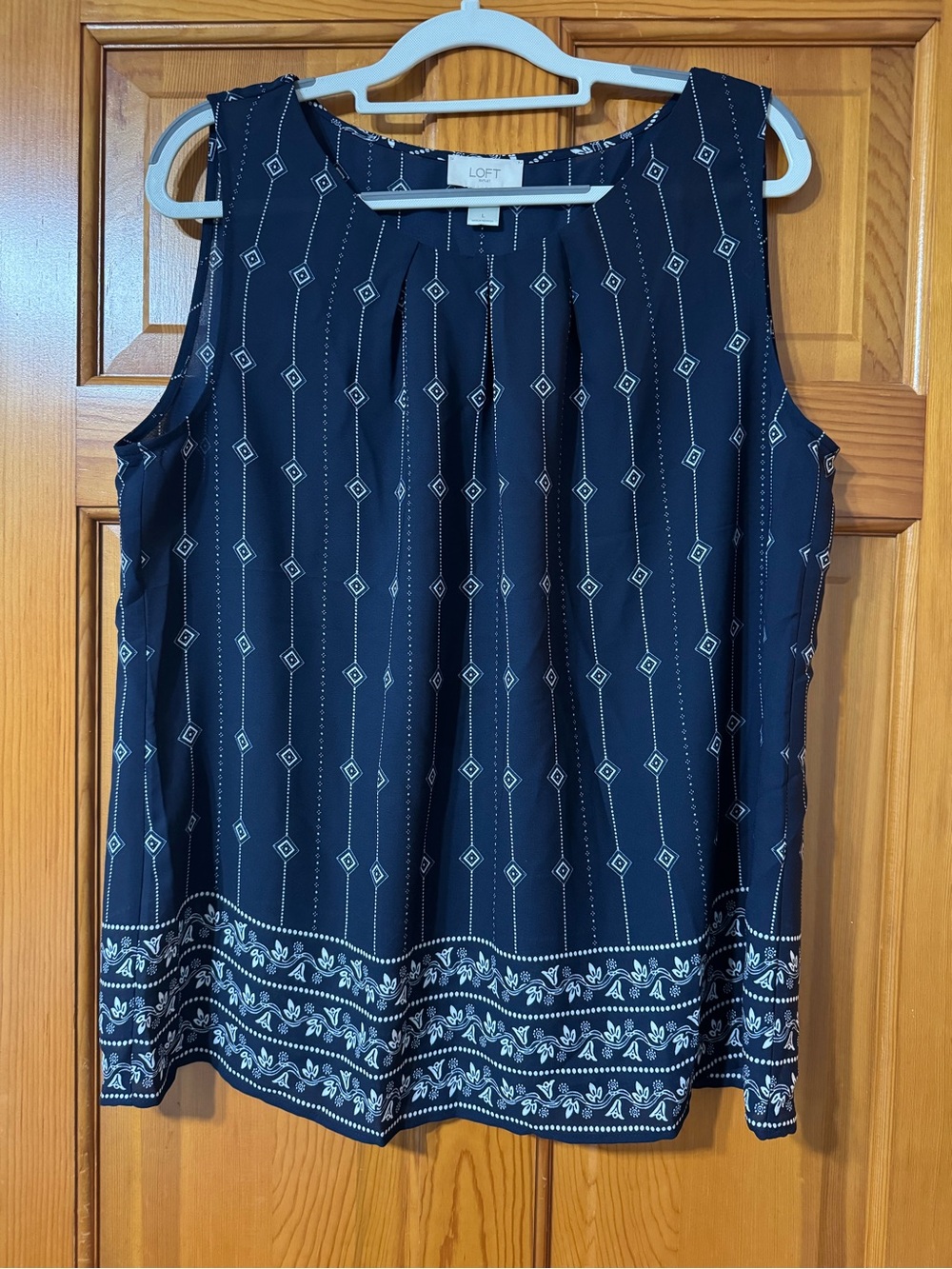 LOFT Navy Sleeveless Border Print Pleated Shell